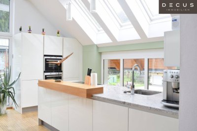 | STILVOLLE DACHGESCHOSSWOHNUNG | 6 ZIMMER | MIT GARTENNUTZUNG | 1 TERRASSE | MODERNE &amp; HOCHWERTIGE AUSSTATTUNG | LICHTDURCHFLUTET | IDYLLISCHE LAGE | AB NOVEMBER VERFÜGBAR