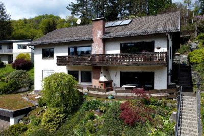 Schöne Terrassenwohnung mit Aussicht -  sonnige Randlage