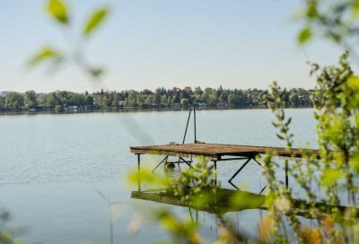 Grundstück mit direktem Seezugang, Bootshaus & Steg!