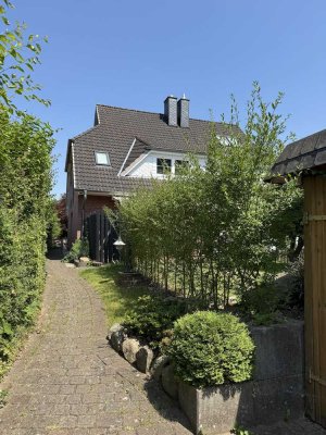 Sehr schön gelegene Doppelhaushälfte mit liebevoll angelegtem Garten in Tremsbüttel zu vermieten