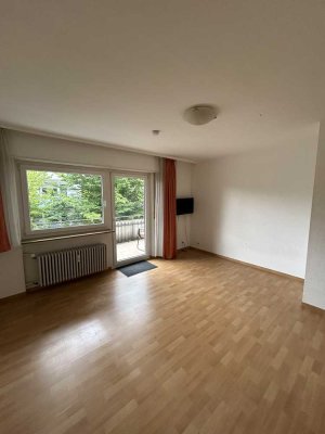 Sonnige 3-Raum-Wohnung mit gehobener Innenausstattung mit EBK in Stuttgart