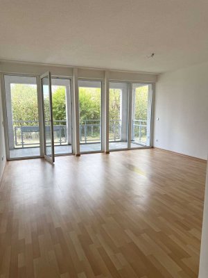 helle freundliche  2-Raum-Wohnung in Magdeburg-Cracau sucht einen Nachmieter