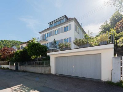 Stilvoll modernisierte Villa mit Pool, großzügigem Wohnkonzept und zeitlosem Interieur