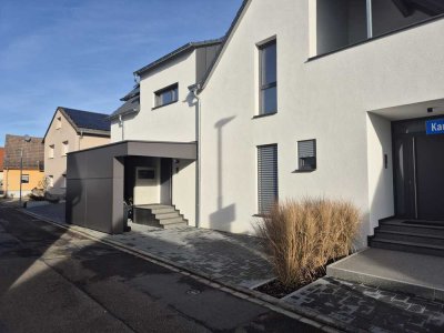 Gehobene Neubauwohnung mit Einbauküche