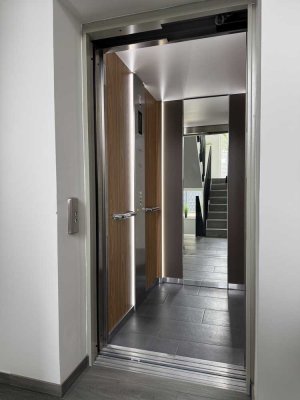 Moderne Penthouse-Wohnung mit Aufzug in die Wohnung in Essen (Kettwig)