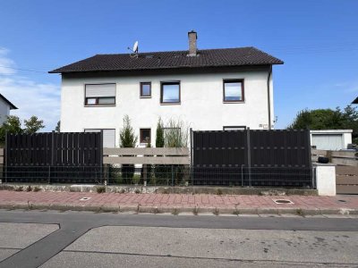 MFH mit 2017er Hzg., Keller u. Doppelgarage auf über 500 m² GF südl. 86641 Rain!