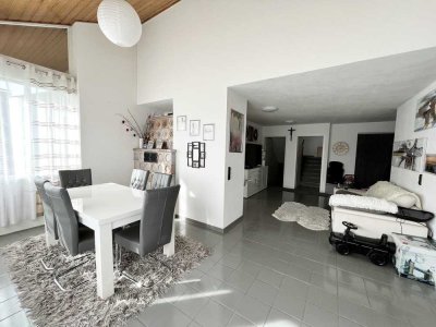 Zwei Häuser, 22 Zimmer, großer Garten & 12 Stellplätze in malerischer Idylle!