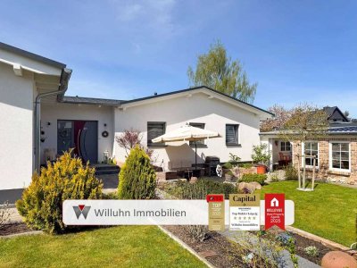 Bungalow aus 2019 mit Doppelgarage, Solar und Wohlfühlgarten