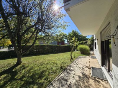 ... beziehbare & modernisierte DHH mit 2 Garagen und Südgarten in zentraler Lage ...