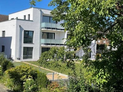 Zentral & ruhig wohnen: Barrierefreie Wohnung mit Aufzug, Balkon und KfW-40-plus-Standard