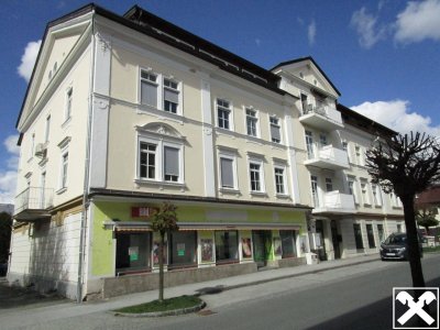 Helle Dachgeschosswohnung in Zentrumsnähe