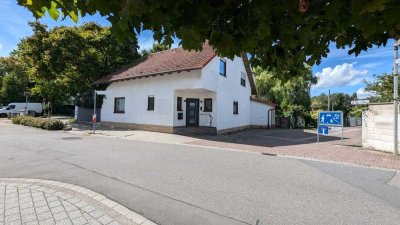 Geräumige Immobilie mit modernem Wellnessbereich und Option einer zusätzl. Gewerbe-oder Wohneinheit