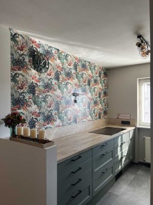 Stylische ruhige teilmöblierte Wohnung mit traumhafter Küche in Ortsmitte