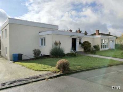 Großzügiger Bungalow mit Einliegerwohnung und Wintergarten in ruhiger Lage von Bitburg
