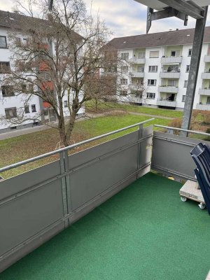 Großzügige 4-Zimmer-Wohnung mit Balkon & Tiefgarage – Ettlingen