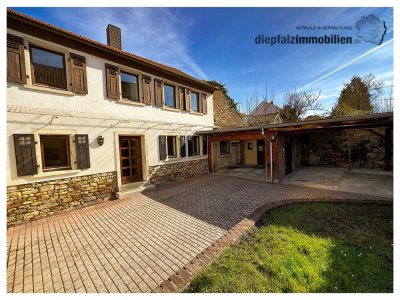 Schönes EFH mit 8 ZKB, Hof + 2 Carports + sep. Baugrundstück (ca. 380 m²)