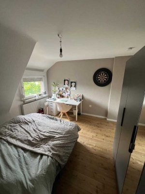 Helle 2-ZKB DG-Wohnung von privat zu vermieten