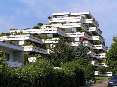 Schöne, modernisierte 3,5-Zimmer-Wohnung mit Balkon & Schwimmbad – ab 01.12.2025
