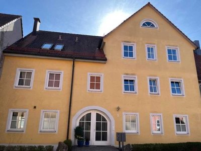 Schöne zentrumsnahe 2-Zimmer-Wohnung mit Balkon, Garage im Kaufpreis inbegriffen