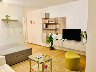 Edles Apartment, neu renoviert, 40 m² mit EBK und Möblierung für Single oder Couple