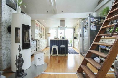 Top Wohnung mit vielen Extras in modernisiertem Altbau in urbaner Top Lage