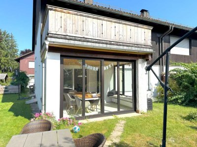 Doppelhaushälfte mit Dachstudio in ruhiger Lage von Oberhaching