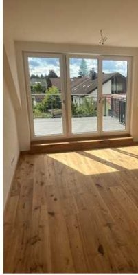 Attraktive 2-Zimmer Wohnung mit Balkon im 1. OG in Grafing