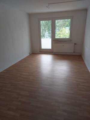 Attraktive 4-Zimmer-Wohnung mit Balkon in Gera