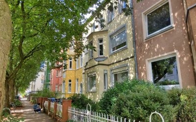 Altbaucharme: 4 Zi. , Garten, Kamin, von privat