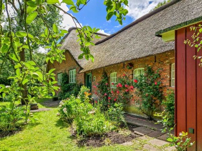 Wohnen, wo Geschichte lebt – 
liebevoll saniertes Landhaus in Koldenbüttel