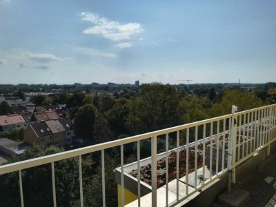 Ruhige Penthouse-Whg. mit 3 Zimmern und Balkon in Puchheim