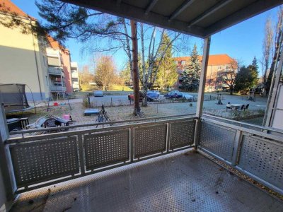 Schöne 3-Raumwohnung in Hochparterre mit Tageslichtbad und Balkon