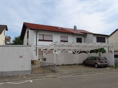 Großes Zweifamilienhaus mit 3 Carportstellplätzen, Garage, Verkaufsfläche im Untergeschoss
