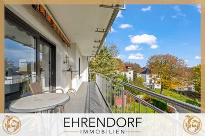 Parkstraße: Elegante, sanierte Erdgeschosswohnung mit großem Balkon und Ausblick über die Stadt