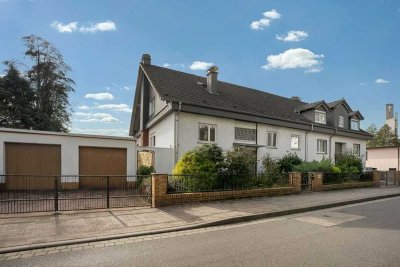 Großzügiges Zweifamilienhaus mit weitläufigem Grundstück – Perfekt für Mehrgenerationenwohnen
