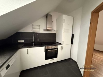 Dachgeschosswohnung mit Terrasse | EBK und Klimaanlage