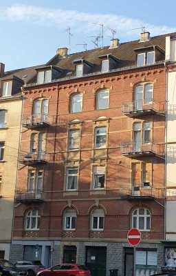 2,5 Zimmer Altbau Wohnung über den Dächern Wiesbadens