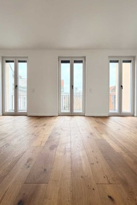 Atemberaubendes Penthouse Neubau 2025 - Klimatisierung, 80qm Dachterrasse, Aufzug, 2 Balkone