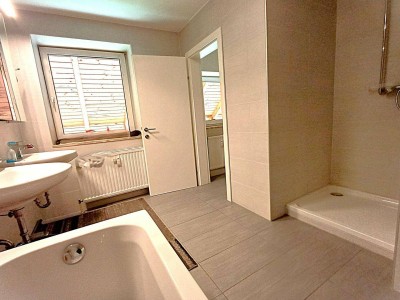 Absolute Ruhelage in Seiersberg bei Graz: komplette Haus-Etage....123m² Wohnfläche..4 Zimmer..Top Infra..