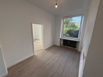 Frisch renovierte 1-Zimmer-Erdgeschoss-Wohnung mit Terrasse in Essen