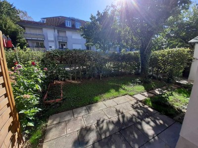 Von Privat: Helle, ruhige 1 (1,5) Zimmer EG- Garten-Terrassenwohnung in Putzbrunn , München (Kreis)