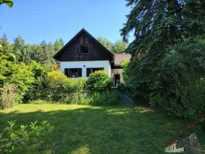 Idyllisches Wohnhaus auf riesengroßem Grundstück (1850m²) vermittelt Urlaubsfeeling –Waldrandlage!