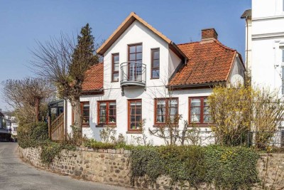 Ein echtes Kapitänshaus Bj. 1722! Mit Elbblick! Bezugsfertig!