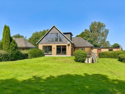Einfamilienhaus mit Anbau und großem Garten in zentraler Lage von Stolk