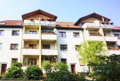 Gartenwohnung mit Balkon und moderne Einbauküche