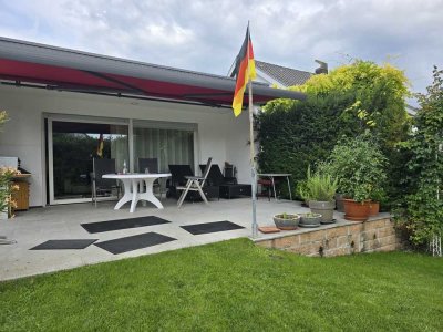 EINE GUTE ADRESSE FÜR IHR NEUES ZUHAUSE! TOP BUNGALOW MIT TERRASSE HERRLICHEM GARTEN UND 2 GARAGEN!