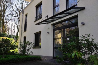 Stilvolle, neuwertige 3-Zimmer-Terrassenwohnung mit EBK am Toelleturm