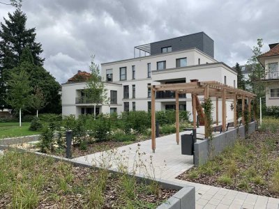 Penthaus mit Blick auf die Skyline