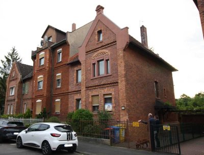 Zweifamilienhaus in Hanau mit großem Grundstück