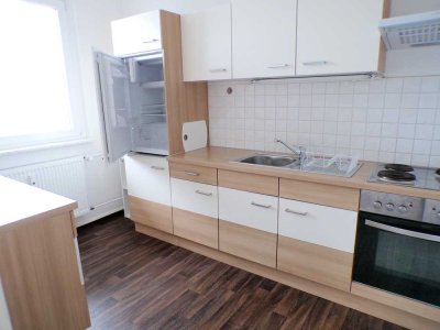 * mit Balkon und Küche * 3 Zimmer Wohnung in Werdau zu vermieten!